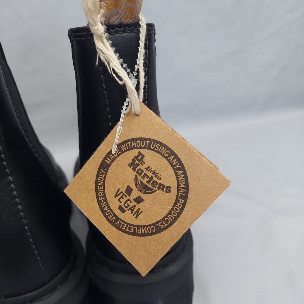 New Dr. Martens Size 6 Women's Vegan Leather Black Platform Chelsea Boots - Picture 4 of 10